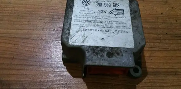 Volkswagen Golf III Airbag control unit/module 6n0909603 5wk4137