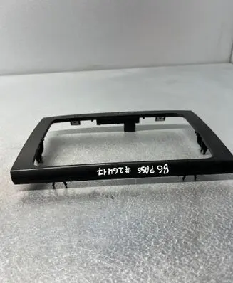 Volkswagen PASSAT B6 Radio/GPS head unit trim 5K0858063E
