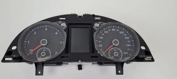 Volkswagen PASSAT B7 Speedometer (instrument cluster) 3AA920970E