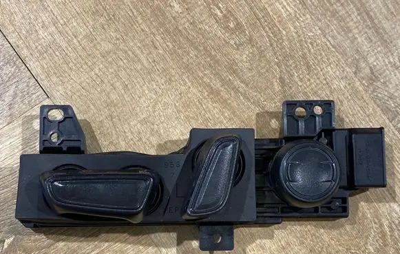 Toyota RAV 4 (XA50) Other switches/knobs/shifts 