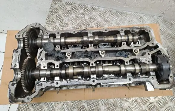 Mercedes-Benz E W211 Engine head R6420163601 A6420101030