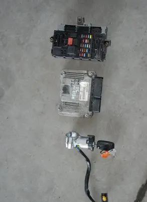 Iveco Daily 4th gen Engine ECU kit and lock set 0281012193