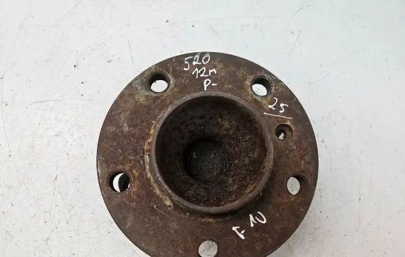 BMW 5 F10 F11 Front wheel hub