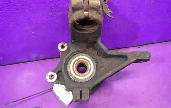 Citroen Xsara Picasso Front wheel hub spindle knuckle