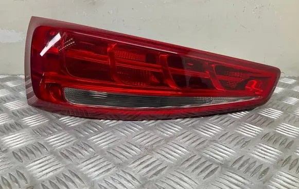 Audi Q3 8U Tailgate rear/tail lights 8U0945093