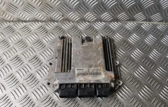 Renault Trafic II (X83) Engine control unit/module 0281014648 8200666516 8200823728