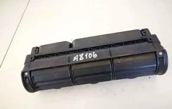 Audi A4 S4 B5 8D Dash center air vent grill 8d0820951