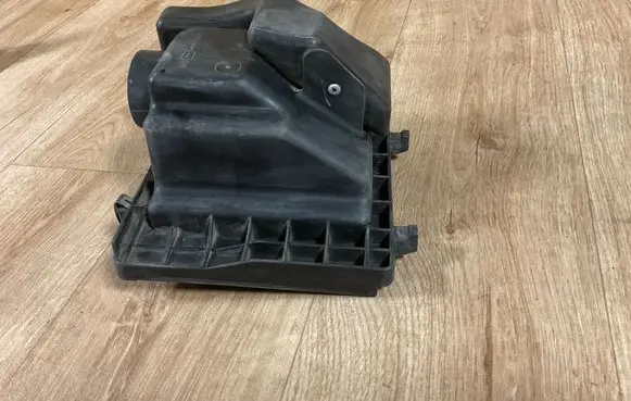Nissan Micra Air filter box cover 