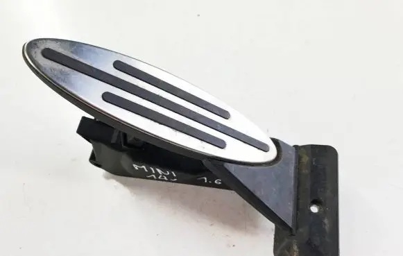 Mini Cooper Countryman R60 Accelerator throttle pedal 6853180 6PV01043553