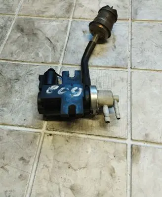 Volkswagen Touareg I Turbo solenoid valve 1J0906627A
