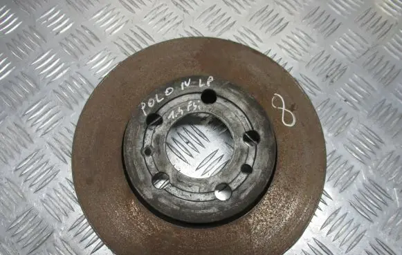 Volkswagen Polo IV 9N3 Front brake disc