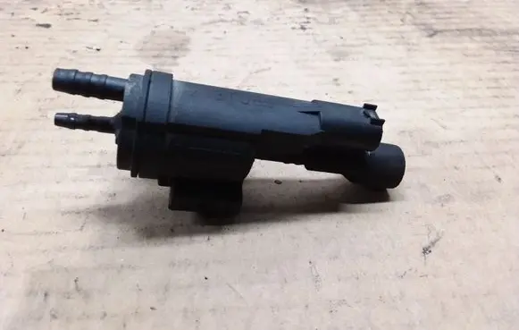 Vacuum valve
