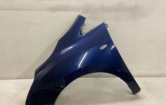 Toyota Verso Fender