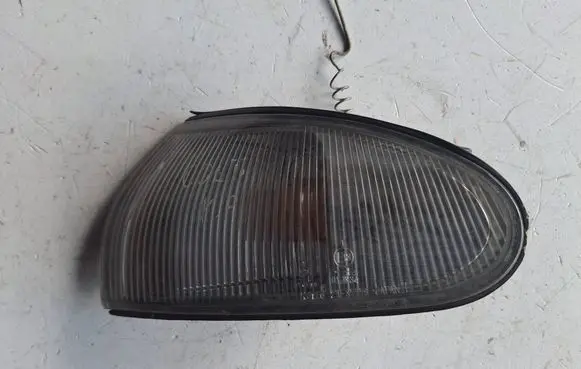 Mitsubishi Colt Front indicator light 21037776