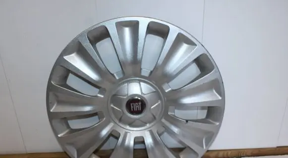 Fiat Tipo R16 wheel hub/cap/trim 735601572