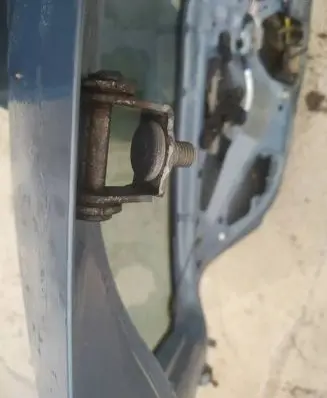 Toyota Yaris Tailgate/trunk/boot hinge