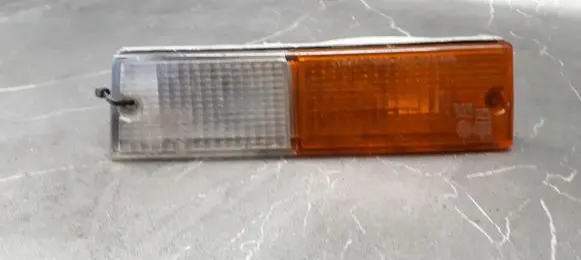 Mitsubishi Galant Eterna Front indicator light 1124-239