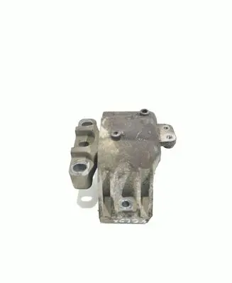 Volkswagen Golf IV Engine mount bracket