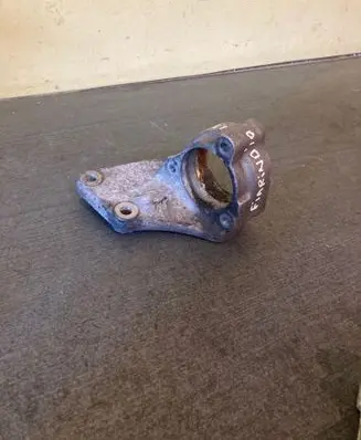 Citroen C5 Driveshaft support bearing bracket 55226324 F1152 A501