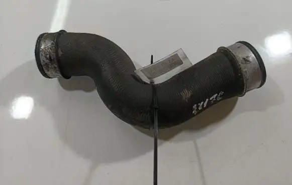 Volkswagen PASSAT CC Intercooler hose/pipe 