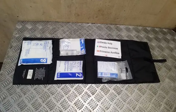 Volvo XC90 First aid kit 