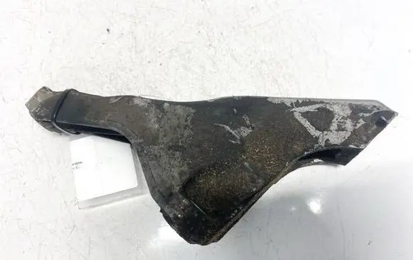 Audi A4 S4 B7 8E 8H Engine mounting bracket 8E0199307S