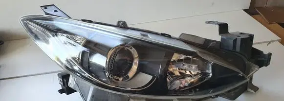 Mazda 3 II Headlight/headlamp