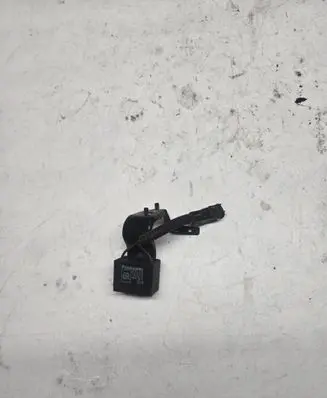 Toyota RAV 4 (XA40) Other relay 8293042010