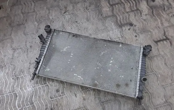Ford Focus Coolant radiator 3M5H8005TL