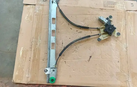 Renault Master III Front door window regulator with motor 