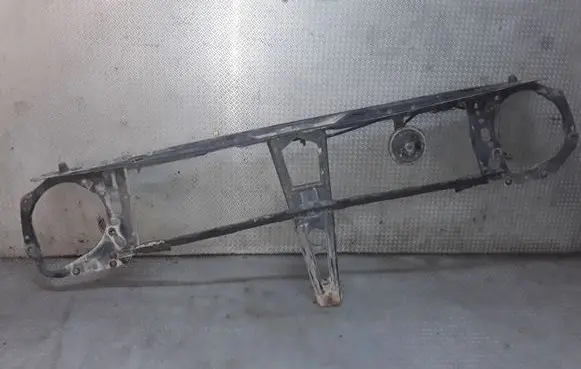 Volkswagen Golf II Radiator support slam panel