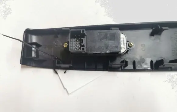 Mazda 5 Front door window switch trim CC29684L1