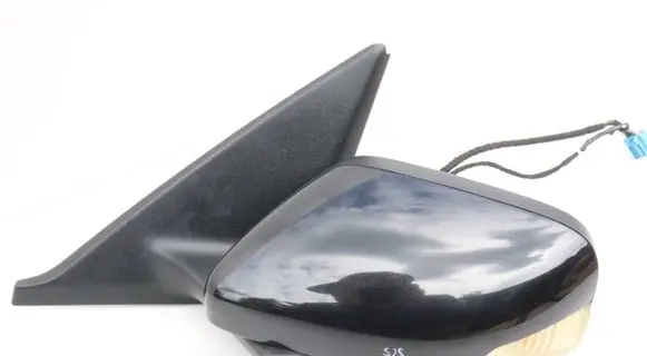 Volvo V50 Front door electric wing mirror