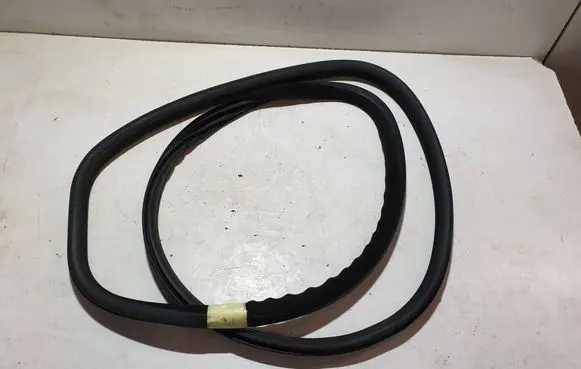 Volvo XC70 Rubber seal front door (on door) 
