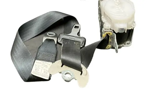 Toyota Avensis T270 Front seatbelt 7P1510P 0438056 0538056