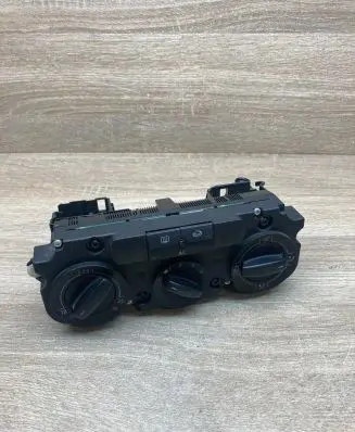 Volkswagen PASSAT B6 Climate control unit 1CF747309