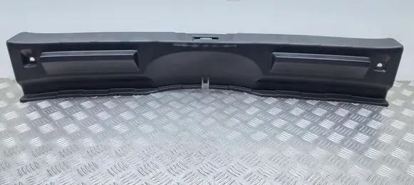 Trunk/boot sill cover protection
