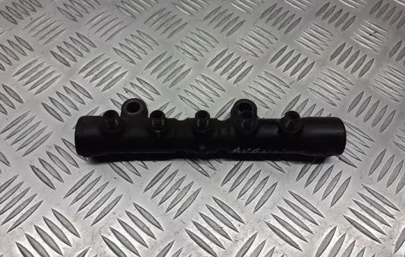 Toyota Avensis T250 Fuel main line pipe