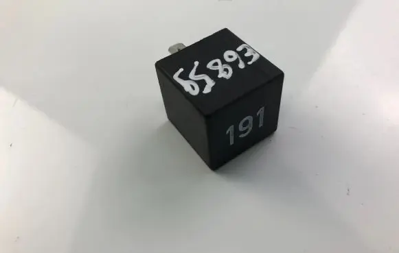 Volkswagen Golf III Other relay 1H0953227