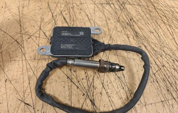 Mercedes-Benz E W213 Lambda probe sensor A0009058011
