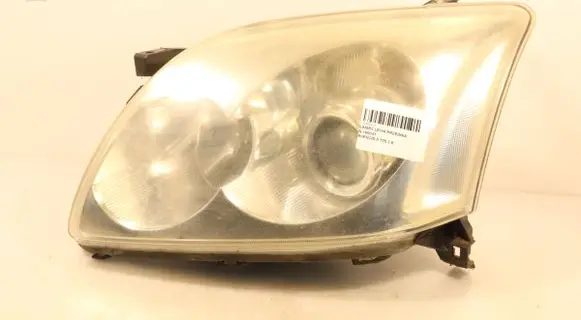 Toyota Avensis T250 Headlight/headlamp 0543