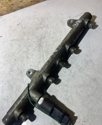 Renault Scenic II - Grand scenic II Fuel main line pipe 7700111013 0445214015