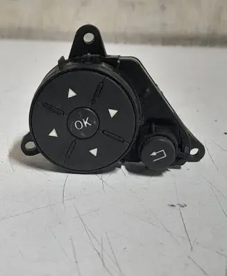 Mercedes-Benz C W204 Steering wheel buttons/switches A2048210151 33492401 305544040162AB