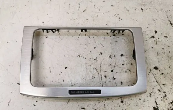 Radio/GPS head unit trim