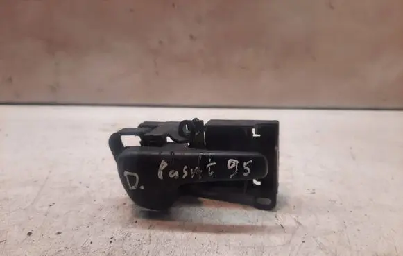 Volkswagen PASSAT B4 Front door interior handle 3A0837236