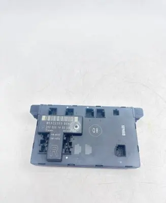 Mercedes-Benz C W203 Door control unit/module 2038201485