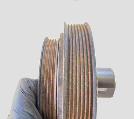 Nissan Navara D40 Crankshaft pulley 301562G0