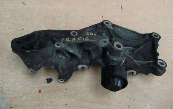 Opel Vivaro Generator/alternator bracket 