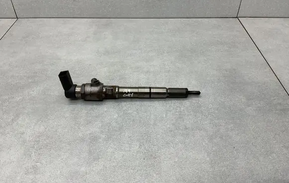 Audi A1 Fuel injector 03L130277B