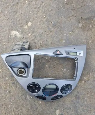 Ford Focus Climate control unit
